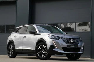 Peugeot e-2008 EV Allure Pack 50 kWh Lane Assist PDC Camera Cruise Control Navi Apple CarPlay Android Auto Keyless Start LMV 62000KM BJ2022