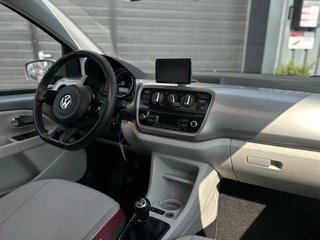 Volkswagen up! Volkswagen Up! 1.0 high up!|Pano|PDC|Cruisecontrol|Navi| - afbeelding nr 2