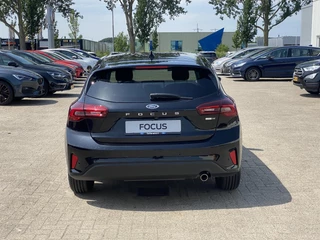 Ford Focus Ford Focus 1.0 EcoBoost Hybrid Titanium 125pk | Winterpack | Parking Pack | SYNC 4 Navigatie | 16 inch Licht metalen velgen - afbeelding nr 12