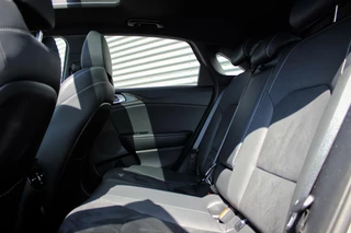 Kia Ceed Kia Ceed 1.4 T-GDi GT-PlusLine // NL auto - NAP - KIA Garantie 07-2026 - Panoramadak - JBL - Camera - Stoelverwarming - Stuurwielverwarming - afbeelding nr 30