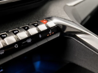 Peugeot 5008 Peugeot 5008 1.2 Puretech Sport 7 Persoons (APPLE CARPLAY, GROOT NAVI, LEDER, STOELVERWARMING, 360 CAMERA, SPORTSTOELEN, KEYLESS, GETINT GLAS, TREKHAAK, DAB+, NIEUWE APK, NIEUWSTAAT) - afbeelding nr 10