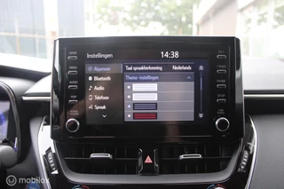 Toyota Corolla Toyota Corolla 1.8 Hybrid Business Intro | Parkeersensoren voor en achter | Stoelverwarming | NL Auto Boekjes. - afbeelding nr 35
