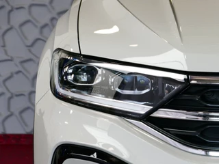Volkswagen T-Roc Volkswagen T-Roc 1.5 TSI 150PK R-LINE EVO IQ LIGHT ALCANTARA ELEK.KLEP CARPLAY STOEL/STUUR VERW. 18