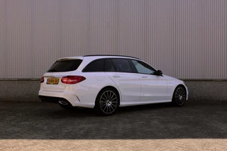 Mercedes-Benz C-Klasse Mercedes-Benz C-klasse Estate C 300 Aut. AMG Line Night, Burmester, Head-up - afbeelding nr 2