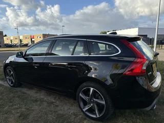 Volvo V60 Volvo V60 2.4 D6 Twin Engine R-Design - NAVI/PANO/LEER/NAP - afbeelding nr 18