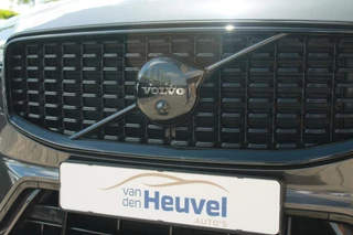 Volvo XC60 Volvo XC60 T6 Recharge AWD R-Design | Longe Range | Panoramadak | Stoelverwarming | 360° Camera | HUD | Trekhaak | Harman / Kardon | Glossy Black - afbeelding nr 7