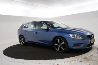 Volvo V60 190Pk Automaat, Navigatie, Trekhaak, Climate, - afbeelding nr 2