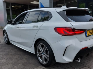 BMW 1 Serie BMW 1 Serie 116i Automaat Business Edition M-Sport | Navi | Apple Carplay+Android Auto | Clima | Cruise | Led Koplampen | Panorama Schuifdak | Pdc V+A+Camera | Licht+Regensensor | Privacy Glass | 17''lm - afbeelding nr 42