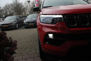 Jeep Compass Jeep Compass 4xe SUMMIT 240PK PHEV AUTOMAAT | NAVIGATIE 10,25 