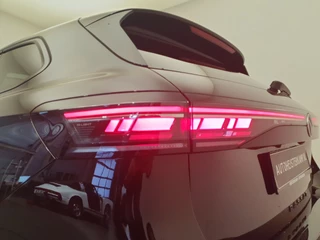 Volkswagen Passat Volkswagen Passat Variant 1.5 eHybrid 272pk DSG/AUT R-Line Wegklapbare trekhaak, Panoramadak, Leder - afbeelding nr 33