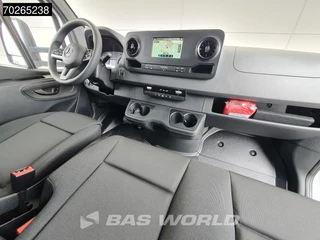 Mercedes-Benz Sprinter Mercedes Sprinter 317 CDI Automaat Laadklep Zijdeur Bakwagen Navi Airco Cruise MBUX Euro6 Meubelbak Koffer 21m3 Airco Cruise control - afbeelding nr 10
