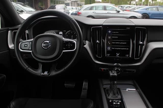 Volvo XC60 Volvo XC60 2.0 T4 R-Design / 360Camera / Leder&Alcantara / 20'' / Navigatie / Dodehoek / DAB / Cruise Control - afbeelding nr 9