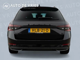 Škoda Superb Skoda Superb Combi 1.4 TSI iV 218pk Sportline | Panoramadak | Leder | Travel Assist | Sfeerverlichting - afbeelding nr 26