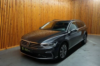 Volkswagen Passat - 245245423-0