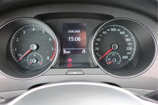 Volkswagen Golf Sportsvan Cruise-control,PDC, LMV,Achteruitrijcamera ,Stoelverwarming, Navigatie . etc. . - afbeelding nr 40