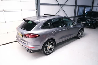 Porsche Cayenne Porsche Cayenne 3.0 S E-Hybrid 416 pk | NL auto NAP | Rijklaarprijs | Bose | Panoramadak | 21 inch | Meteorgrey | - afbeelding nr 55