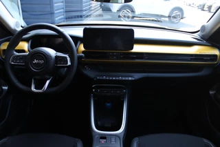 Jeep Avenger Jeep Avenger Summit 54 kWh | ACHTERUITRIJ CAMERA | STOEL VERWARMING | FULL LED KOPLAMPEN | 18