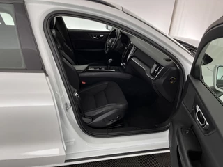Volvo V60 Volvo V60 2.0 D4 Momentum Maxton-Design *FULL-LED | LEATHER-MICROFIBRE | DIGI-COCKPIT | NAVI-FULLMAP | HEATED-COMFORTSEATS | ECC | PDC | CRUISE | LANE-ASSIST | CARPLAY | 20''ALU * - afbeelding nr 11