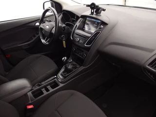 Ford Focus TREKHAAK / NAVI / CLIMA / PDC / BLUETOOTH / CRUISE - afbeelding nr 34