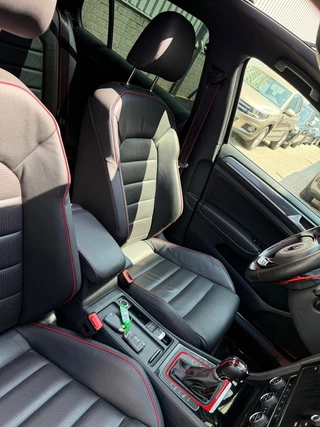 Volkswagen Golf Volkswagen GOLF 2.0 TSI GTI TCR|Pano|Akrapovic|Dynaudio|Leer|dodehoek|Carplay - afbeelding nr 28