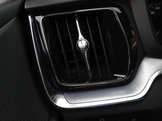 Volvo V60 Volvo V60 2.0 T6 350PK AWD R-design / Bns Pro 2020 / LED - afbeelding nr 30