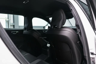 Volvo V60 Volvo V60 2.0 T8 Recharge AWD R-Design | NL auto | DAB+ | CarPlay | Adaptive | Blis | Rijklaar | - afbeelding nr 37