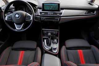 BMW 2 Serie BMW 2-serie Active Tourer 218i Sportline /LED/PANODAK/HUD/CAMERA/GROOT-NAVI/ACC/STOELVERW.! - afbeelding nr 10