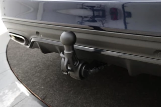 Mercedes-Benz C-Klasse Mercedes-Benz C-klasse 300e AMG | Panoramadak | Stoelverwarming |  360 camera | Trekhaak | Carplay | Dodehoek detectie | Matrix LED | Navigatie | Half leder - afbeelding nr 34