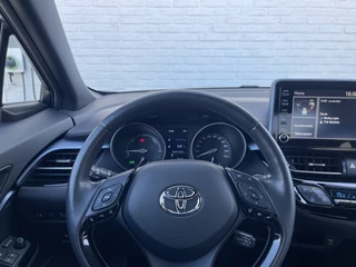 Toyota C-HR Toyota C-HR 2.0 Hybrid Team D | CarPlay | Parelmoer | Camera | ACC | LED | DAB+ | Keyless | 18 inch - afbeelding nr 14