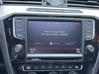 Volkswagen Passat Volkswagen Passat Variant 1.4 TSI DSG GTE PANO-DAK/LEDER/TREKHAAK/360CAMERA/AMBIENTE+ - afbeelding nr 23