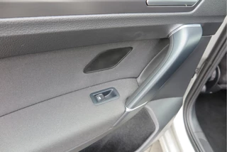 Volkswagen Golf Sportsvan Cruise-control,PDC, LMV,Achteruitrijcamera ,Stoelverwarming, Navigatie . etc. . - afbeelding nr 62