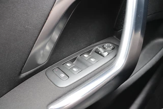 Peugeot 2008 Peugeot 2008 1.2 PureTech Allure. Navigatie, trekhaak, dealer onderhouden. - afbeelding nr 21