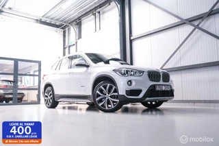 BMW X1 BMW X1 xDrive20i High Executive | 4x4 | HUD | Trekhaak | Leder | Orig NL auto | Dealer onderhouden | Camera | rijklaarprijs | - afbeelding nr 1