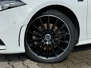 Mercedes-Benz A-Klasse Mercedes A-Klasse 250e AMG | Pano | Burm | Ambient | Widescreen | Keyless | Camera - afbeelding nr 42