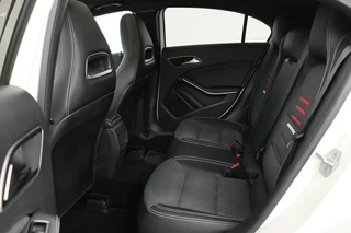 Mercedes-Benz A-Klasse Mercedes-Benz A-klasse 180d Lease Edition | Panoramadak | Carplay |  Navigatie | Cruise control | Airco | Bluetooth | Sportstoelen | Half leder - afbeelding nr 6