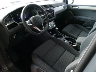 Volkswagen Touran Volkswagen Touran 1.5 TSI 150PK 7P CARPLAY NAVI CAMERA LED ELEK.KLEP VIR.COCKPIT DODE.HOEK DET. STOELVERW KEYLESS 7P 7PERS 11/2024 