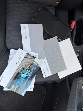 Renault ZOE Renault ZOE R110 Life 52 kWh Camera / Led / Navigatie - afbeelding nr 18