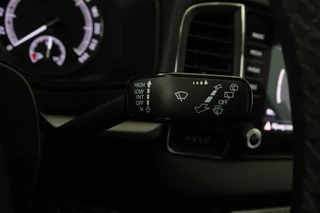 Škoda Karoq Skoda Karoq 1.0 TSI Clever Edition (PARKEERSENSOREN, CRUISE CONTROL, ACHTERUITRIJCAMERA, STOELVERWARMING, NAVIGATIE, NL-AUTO) - afbeelding nr 14