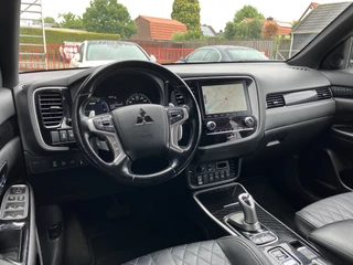 Mitsubishi Outlander Mitsubishi Outlander 2.4 PHEV Instyle 225 pk 4WD AUT. | 1e eigenaar | dealer onderhouden | leder interieur | trekhaak | navigatie - afbeelding nr 14