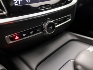 Volvo V60 Volvo V60 2.0 B3 Momentum Advantage 177Pk Automaat (APPLE CARPLAY, GROOT NAVI, ADAPTIVE CRUISE, STUUR/STOELVERWARMING, SPORTSTOELEN, PARKEERSENSOREN, NIEUWE APK, NIEUWSTAAT) - afbeelding nr 10