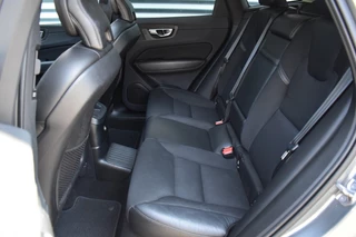 Volvo XC60 Volvo XC60 2.0 T8 TE AWD / EL. A-KLEP / P.DAK / ADAP. CRUISE - afbeelding nr 42