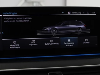 BMW 5 Serie BMW 5-serie 530e xDrive M Sport | Leder |  Stoel & stuurverwarming | Sfeerverlichting | Adaptief LED | Carplay | Camera | Live cockpit | Navigatie - afbeelding nr 32