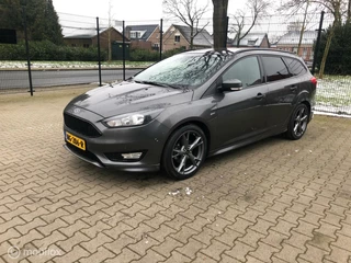 Ford Focus - 250329132-0