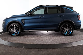 Lynk & Co 01 | 360 Camera | 7.4 kWh boordlader | Donkere hemel | S/K-panodak | Adapt. Cruise | Memory | Elek. klep | LM 20