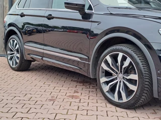 Volkswagen Tiguan Volkswagen Tiguan 2.0 TSI 4Motion Highline R-line | LED | Pano | Trekhaak | Leder | Elek. klep | Virtual | LMV 20