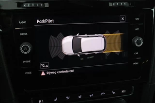 Volkswagen Golf Volkswagen Golf 2.0 TSI GTI | Stoelverwarming | Adaptive cruise |  Full LED | Carplay | Navigatie | 19'' | Sportstoelen | PDC | Bluetooth - afbeelding nr 12