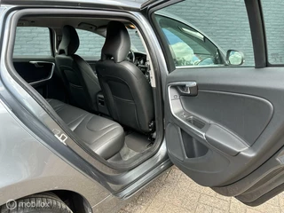 Volvo V60 Volvo V60 2.0 T3 Momentum - Volvo dealer onderh. - afbeelding nr 16