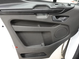 Ford Transit Custom Ford Transit Custom 300 2.0 TDCI L2H1 Trend Dubbele Cabine Automaat Airco Bluetooth Cruise Control Navi Trekhaak - afbeelding nr 16