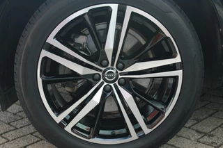 Volvo XC60 Volvo XC60 T8 Recharge AWD R-Design | Panoramadak | Parkeercamera | 20 Inch Velgen | Glossy Black | Keyless - afbeelding nr 10