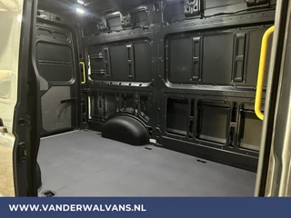 Volkswagen Crafter Volkswagen Crafter 2.0 TDI L3H3 L2H2 Euro6 Airco | Trekhaak | Parkeersensoren Bijrijdersbank - afbeelding nr 8